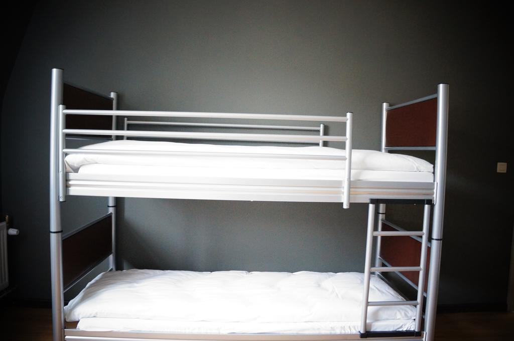 Es Hostel Saint-Gilles الغرفة الصورة