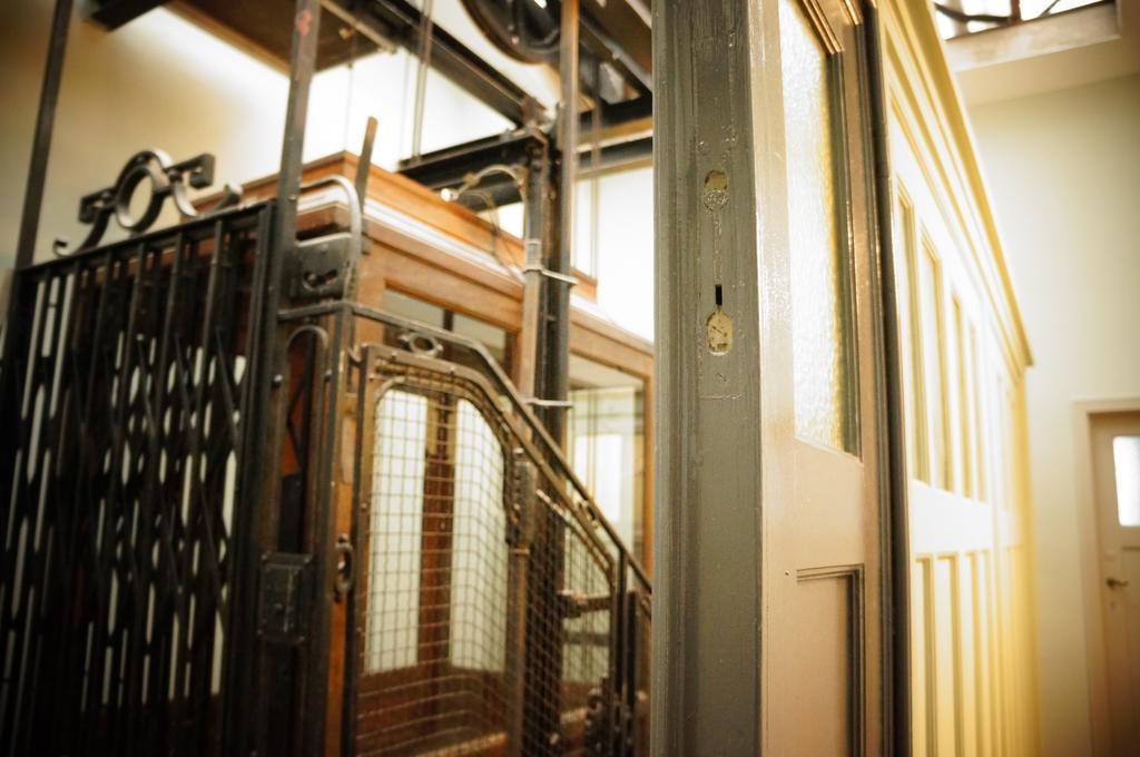 Es Hostel Saint-Gilles المظهر الخارجي الصورة