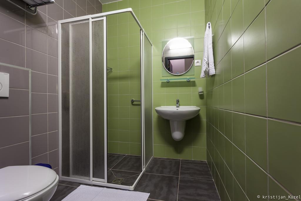 Es Hostel Saint-Gilles المظهر الخارجي الصورة